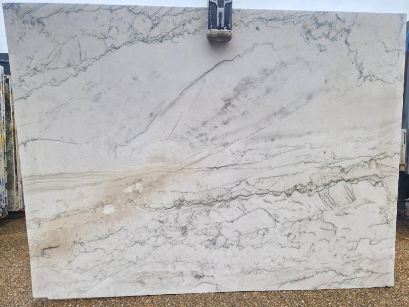 Calacatta Macaubas Quartzite