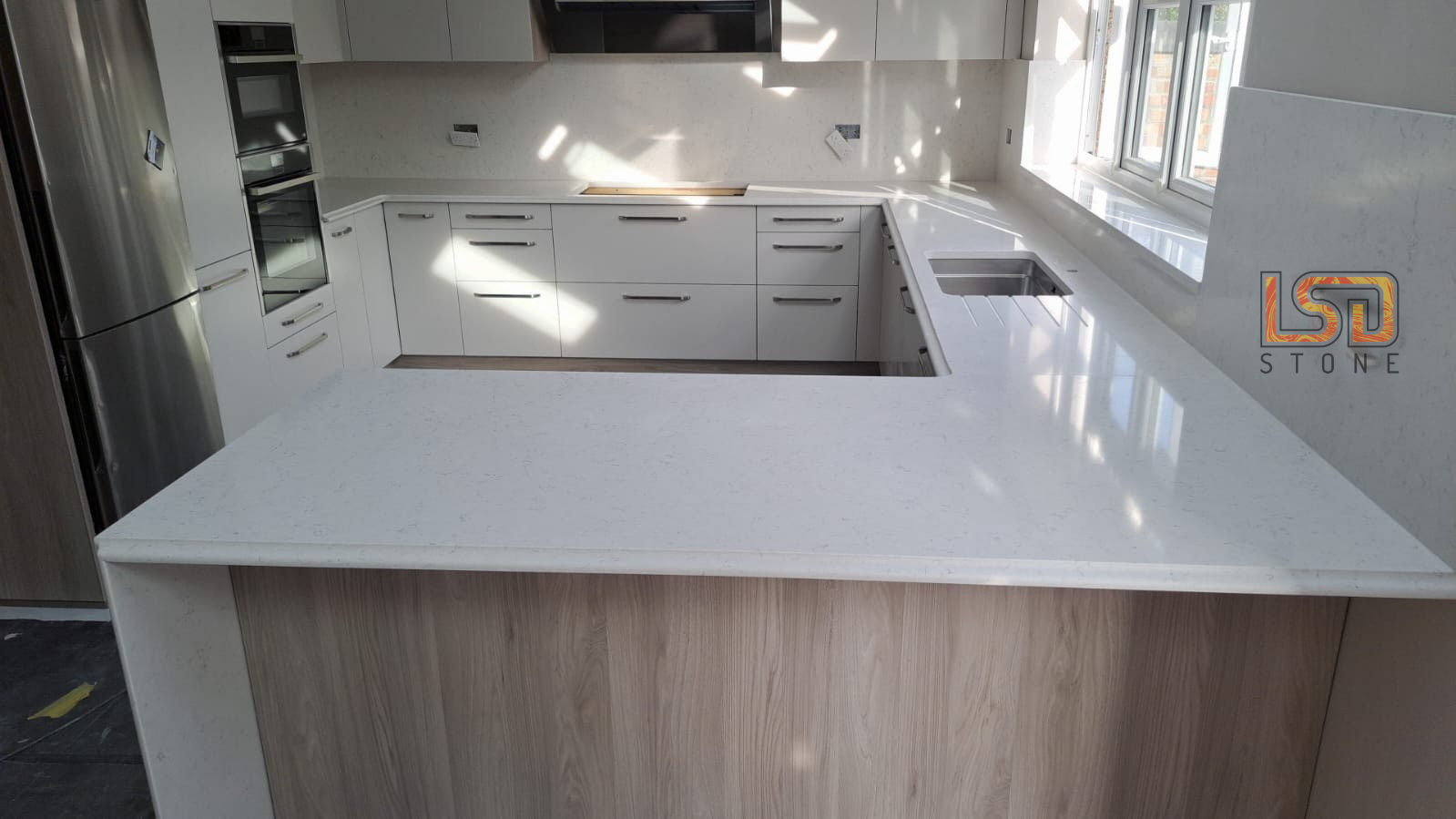 Silestone Bianco Orion – Quartz Kitchen Worktop Installation
