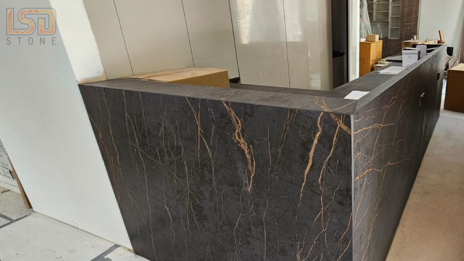 Laurent – Quartz Kitchen Worktop Installation