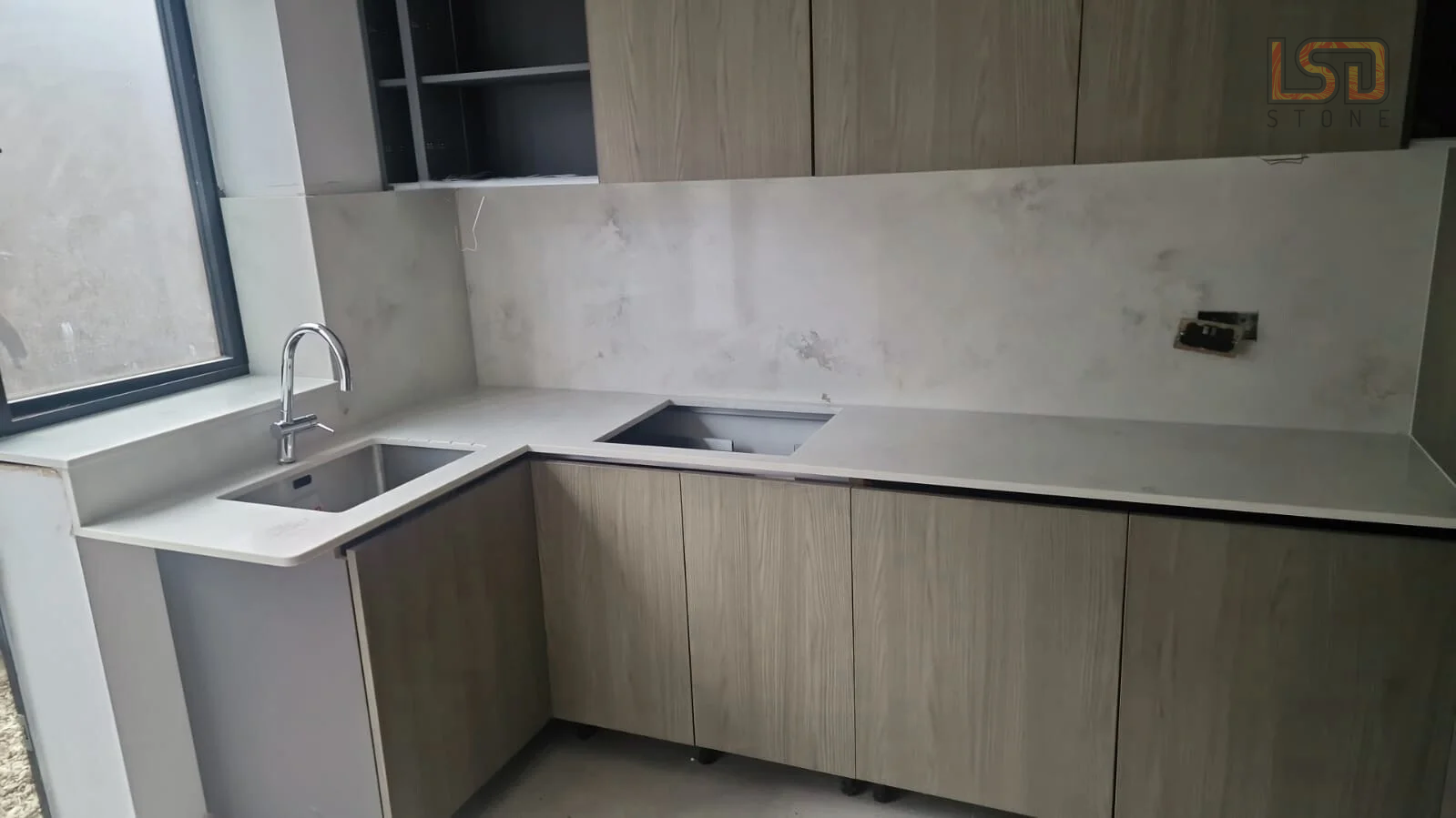 Ocean White – Quartz Kitchen Worktop Installation