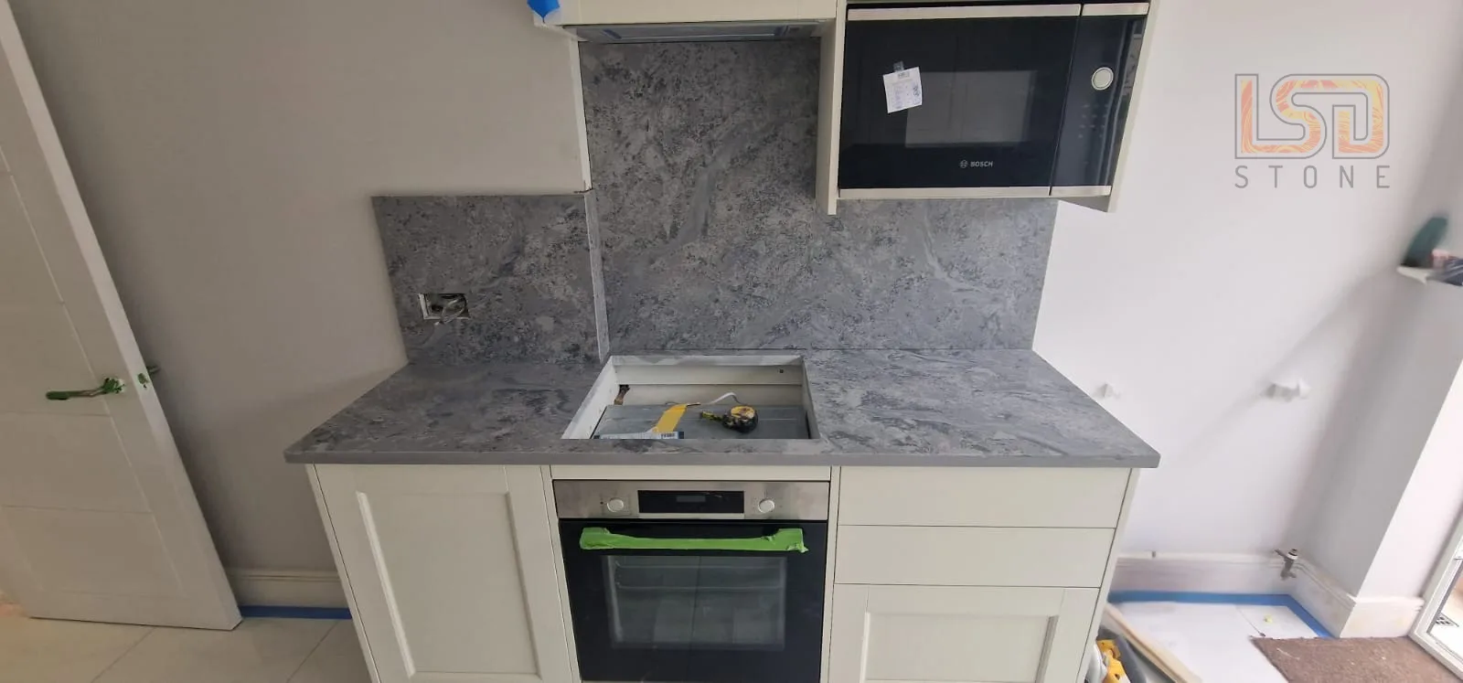 Fusion Grey Quartz – Quartz Kitchen Worktop Installation