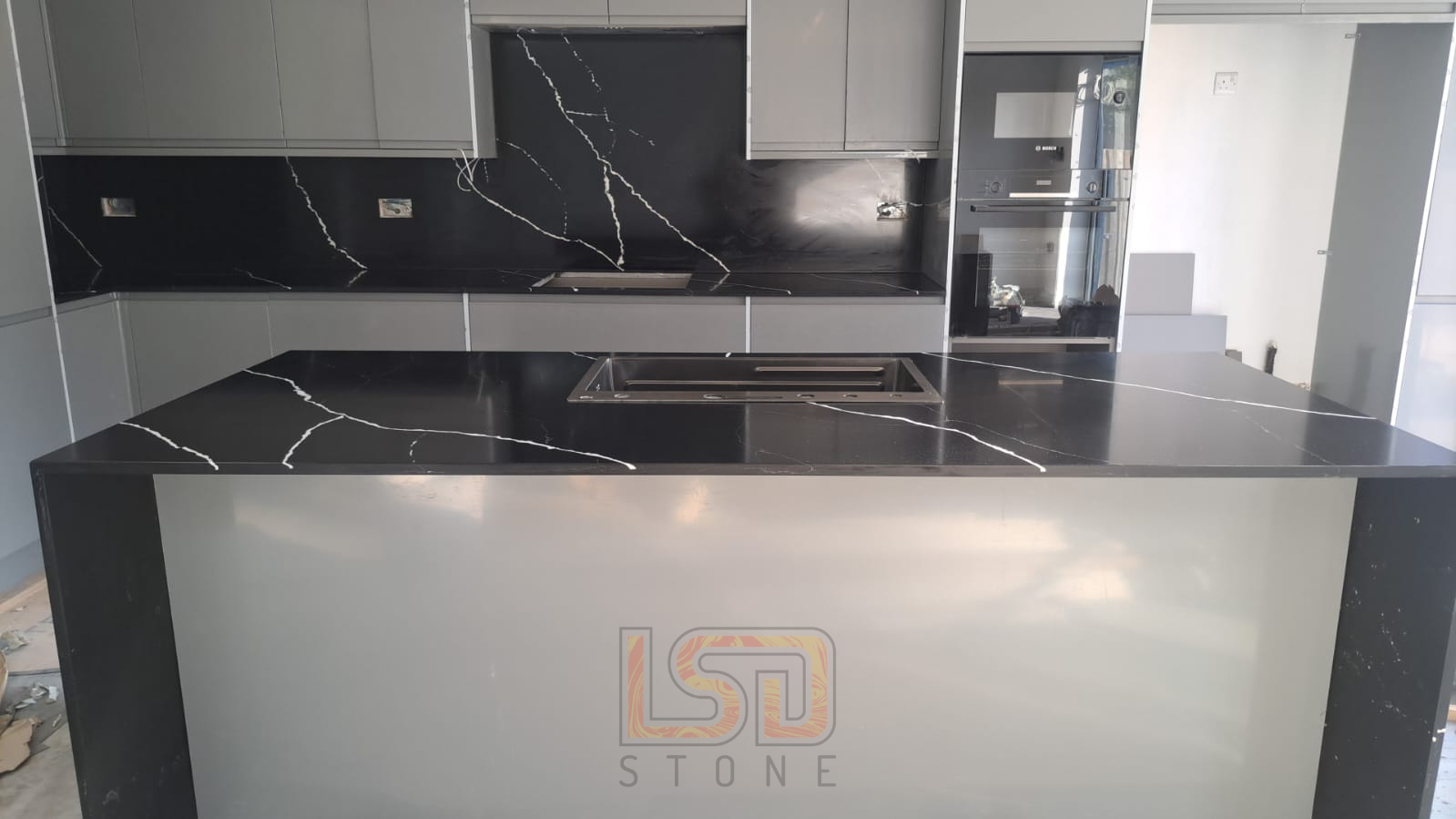 Black Marquina – Quartz Kitchen Worktop Installation