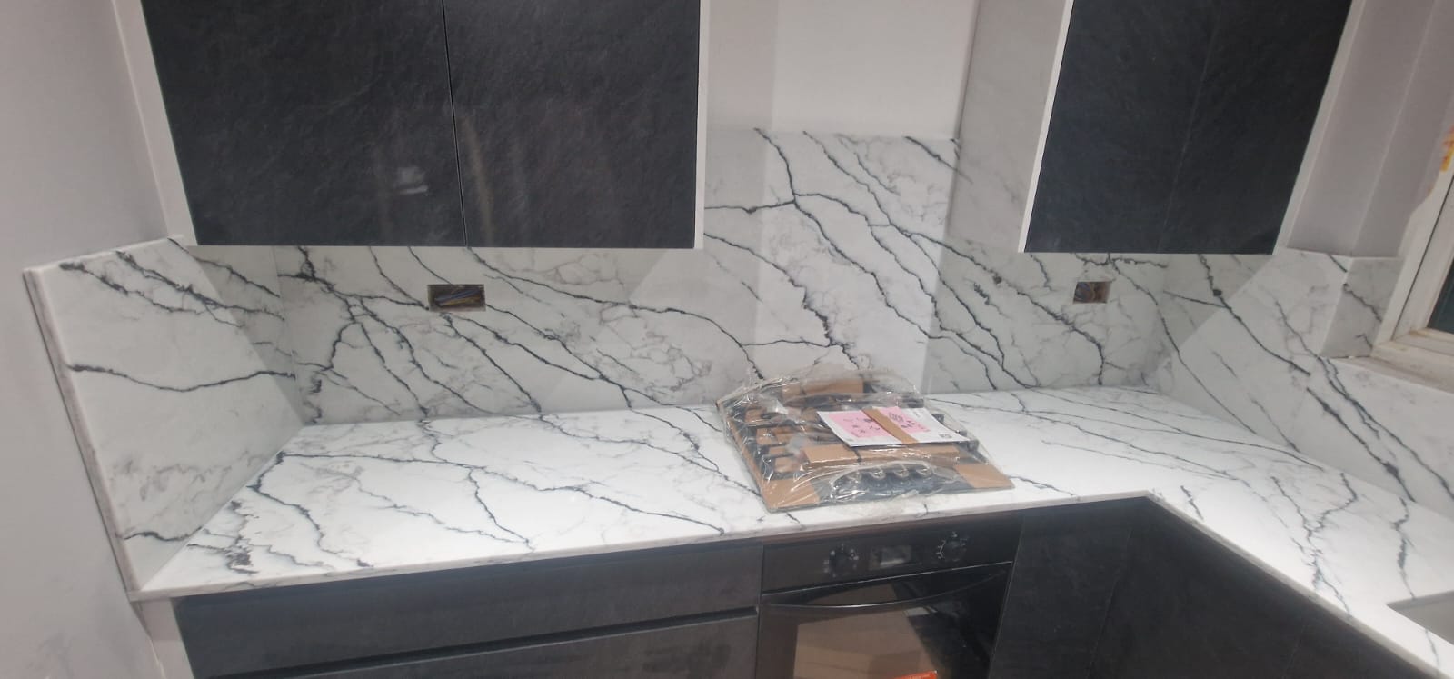 Belgravia – Quartz Kitchen Worktop Installation
