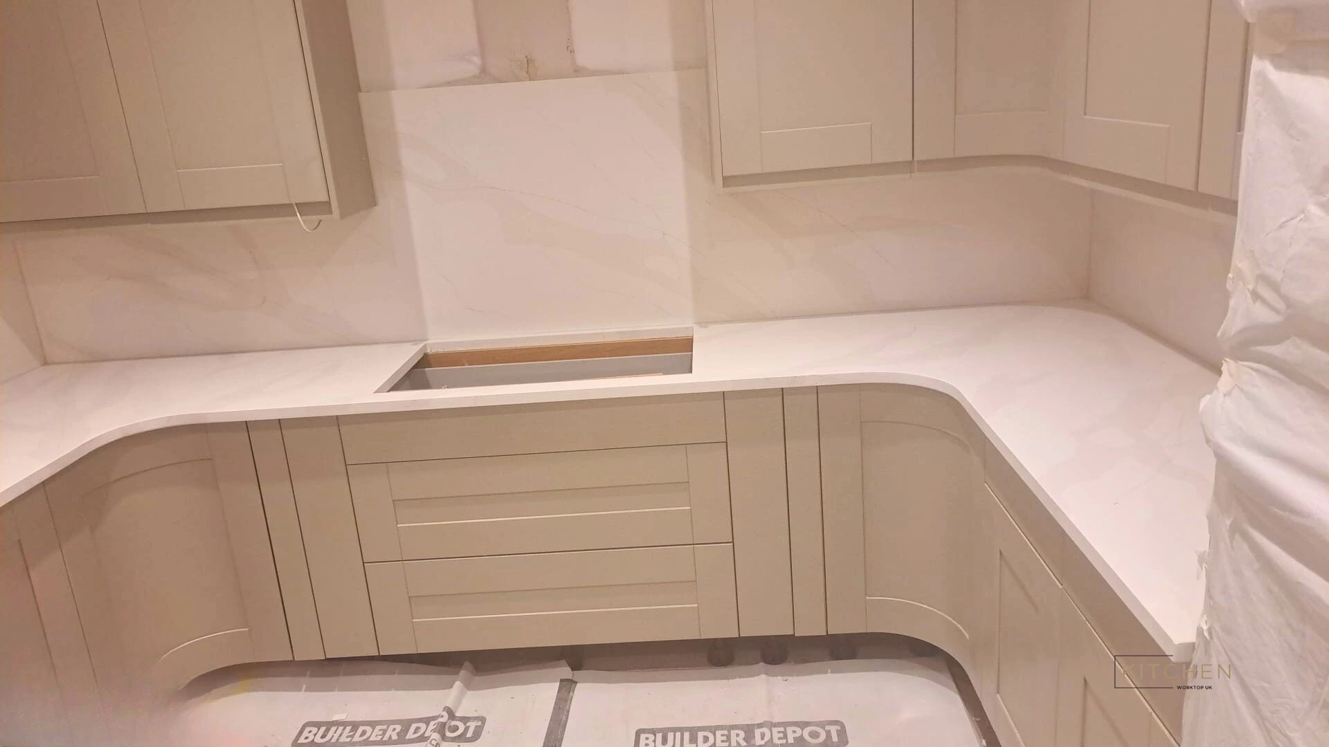 Modern Calacatta Gold