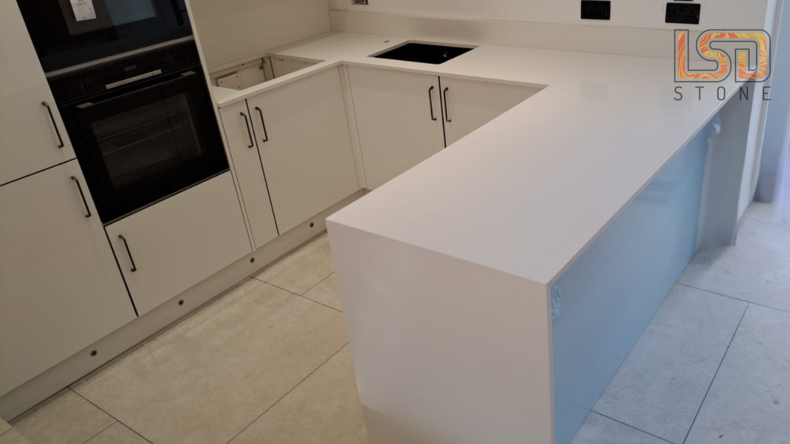 Ice branco – Quartz Kitchen Worktop Installation