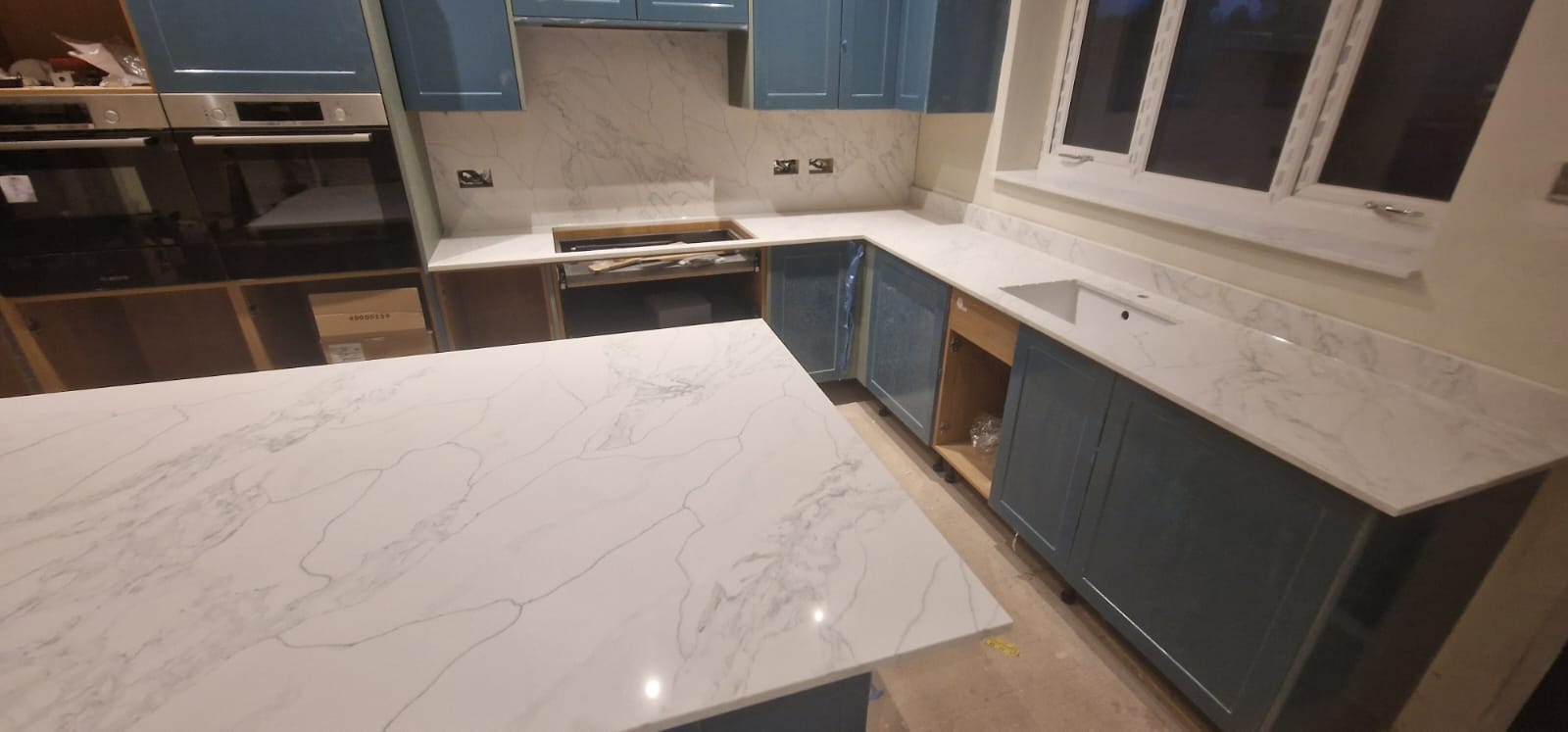 calacatta classico – Quartz Kitchen Worktop Installation