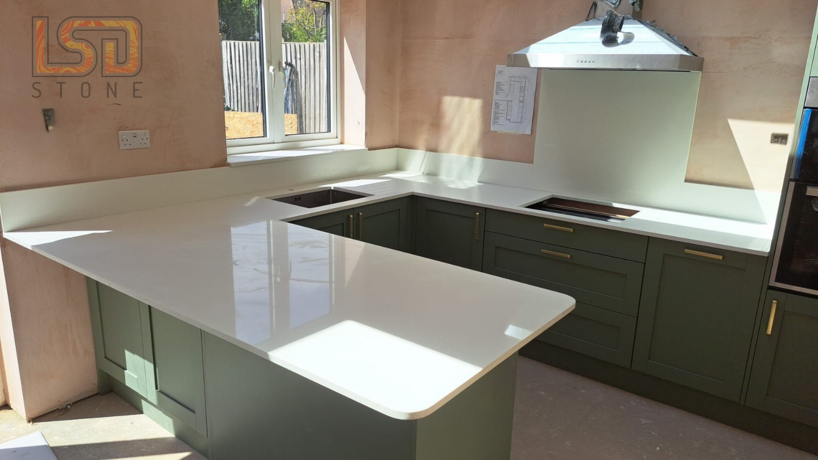 Ice Branco – Quartz Kitchen Worktop Installation