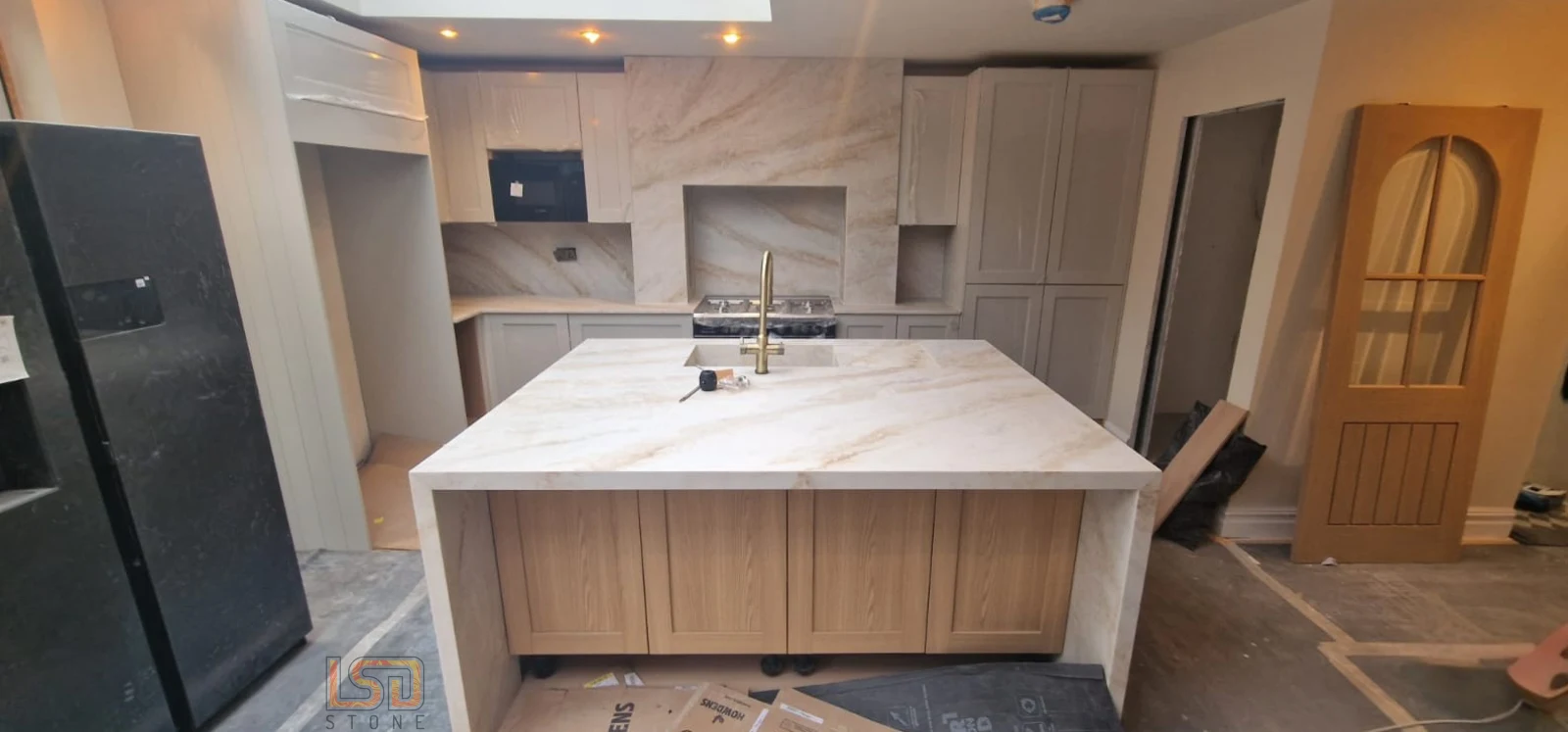 Taj Mahal – Quartz Kitchen Worktop Installation