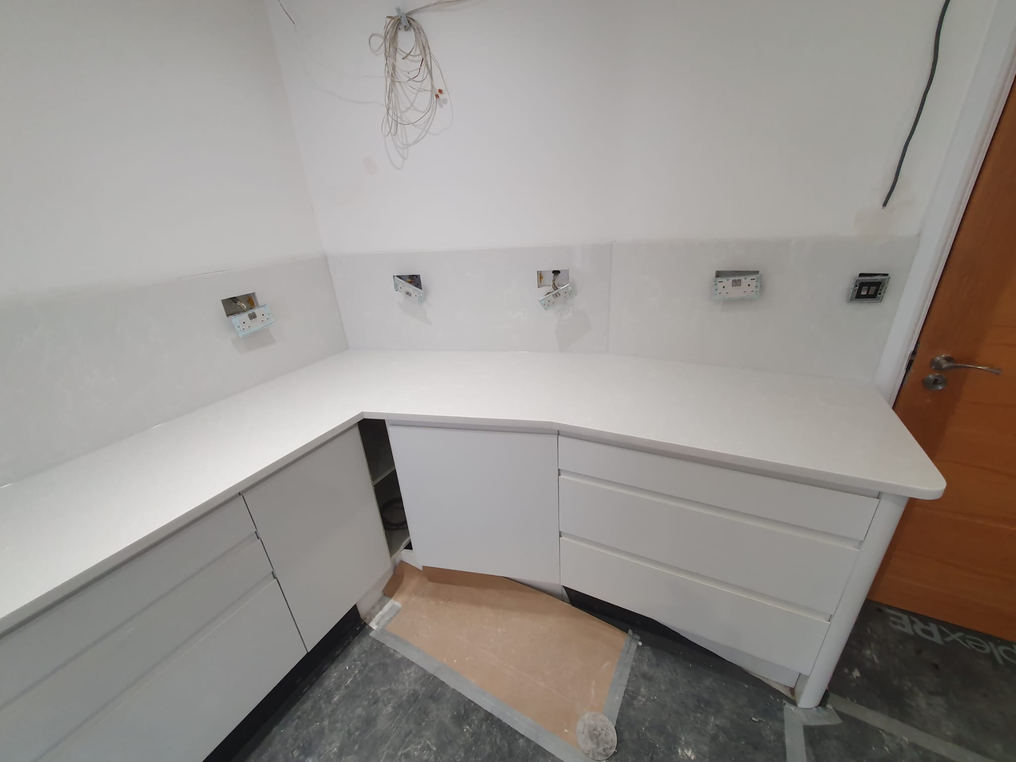 White Onyx – Quartz Kitchen Worktop Installation