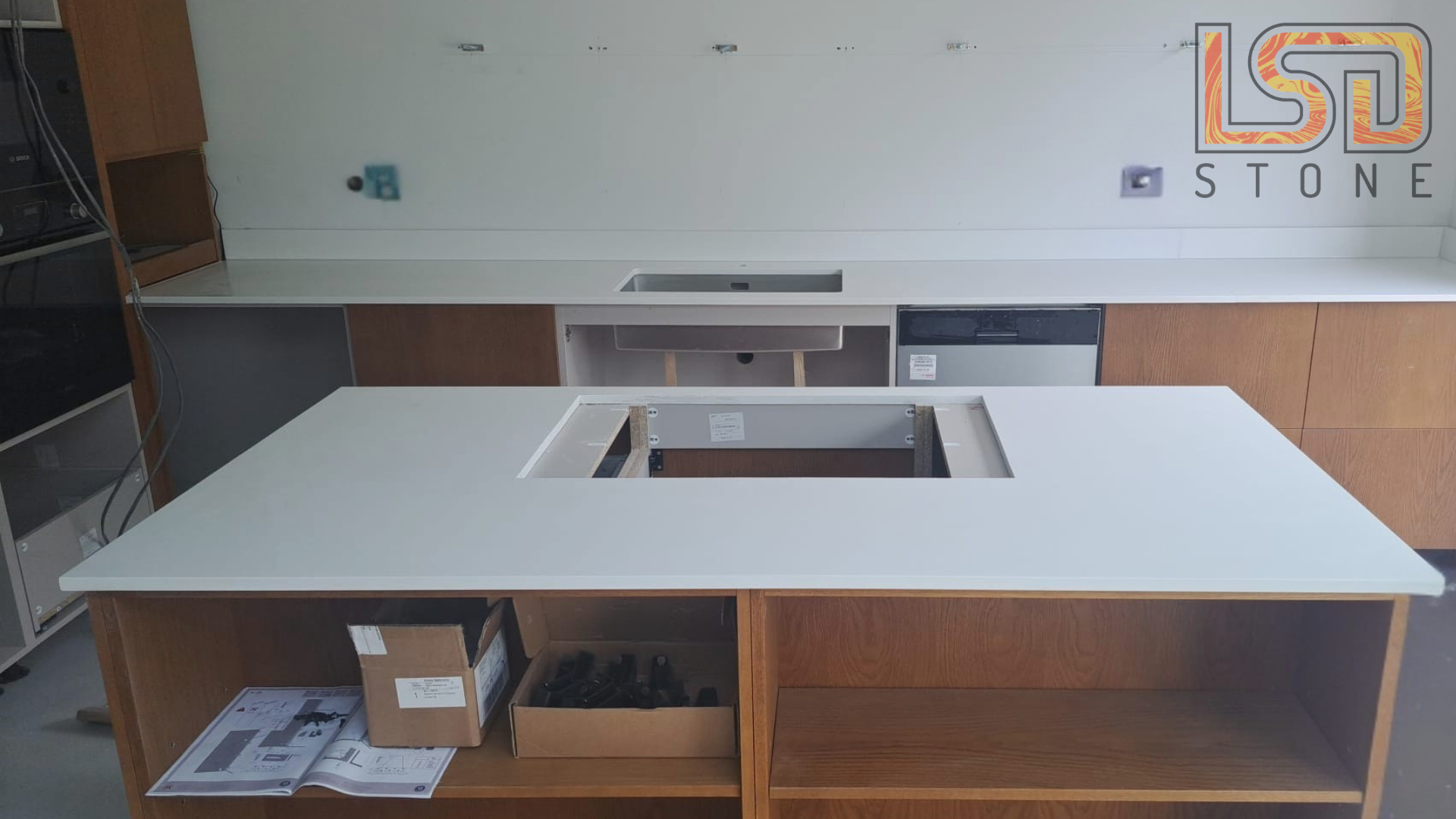 Pure White – Quartz Kitchen Worktop Installation