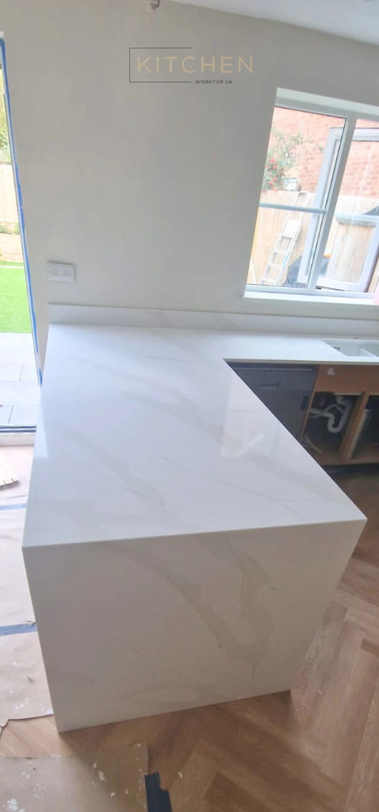 Modern Calacatta Gold