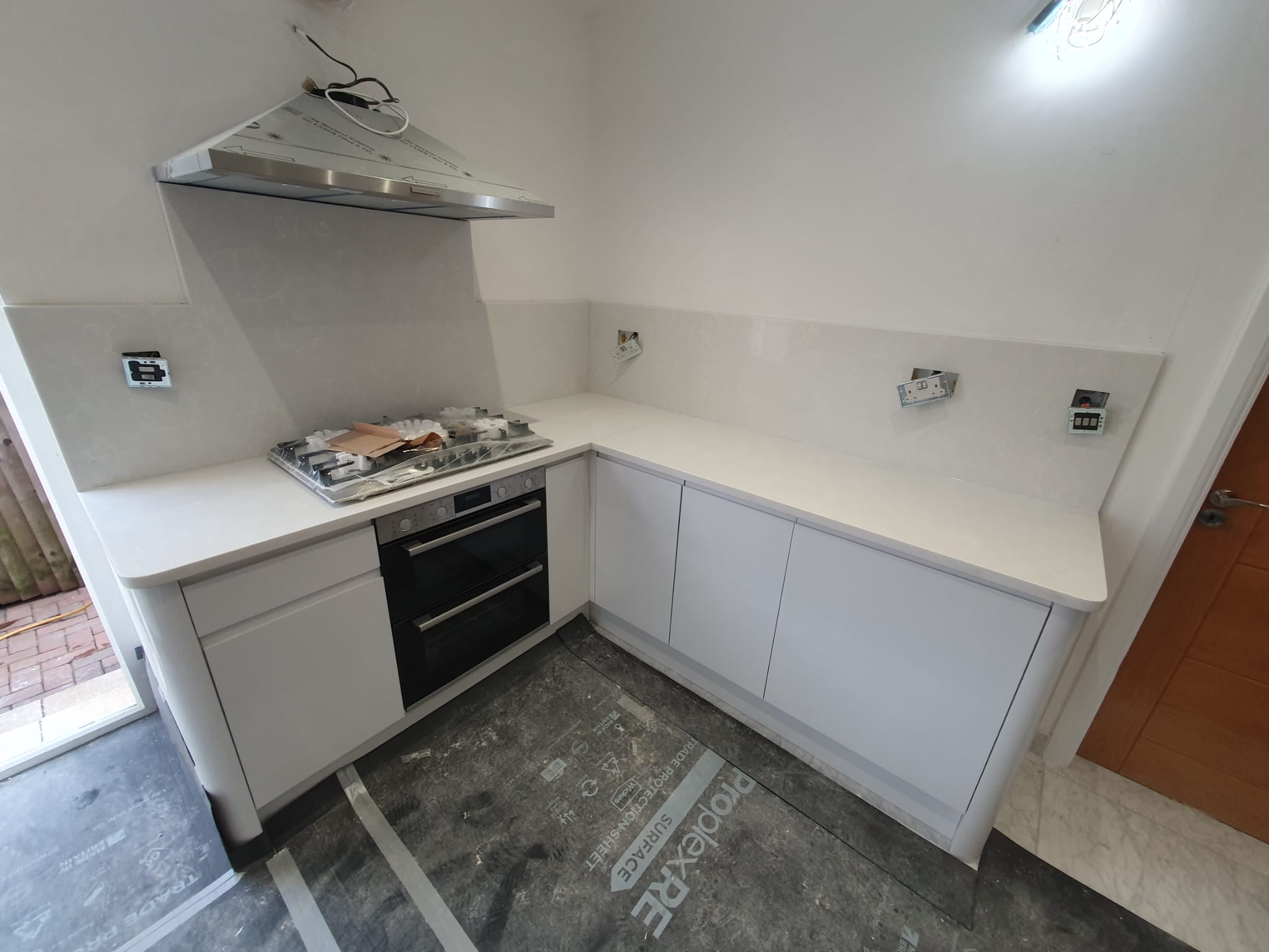 White Onyx – Worktop Project Image