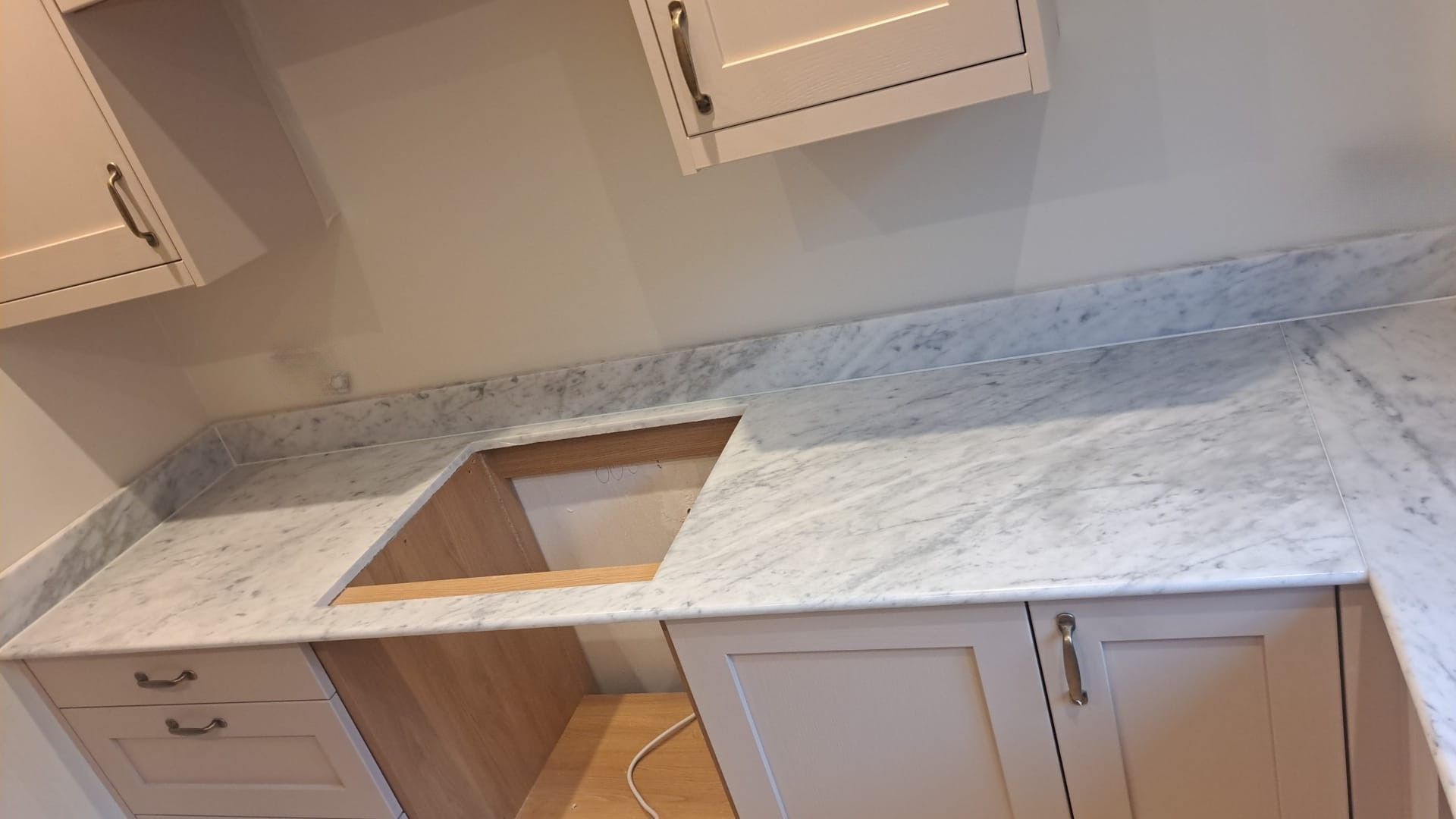 Marble Carrara honed