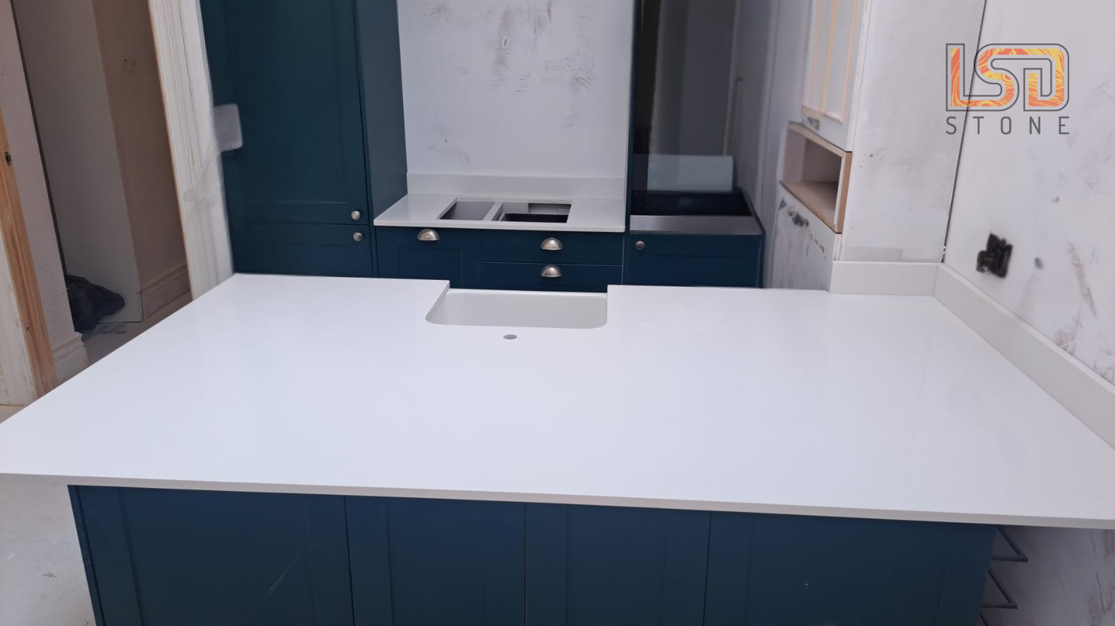 Ice Branco – Quartz Kitchen Worktop Installation