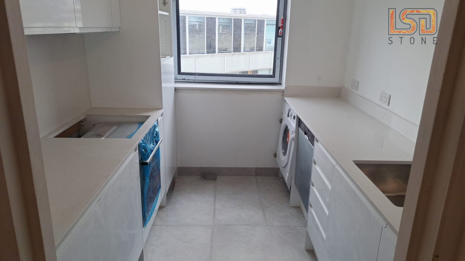 Miami Vena – Quartz Kitchen Worktop Installation