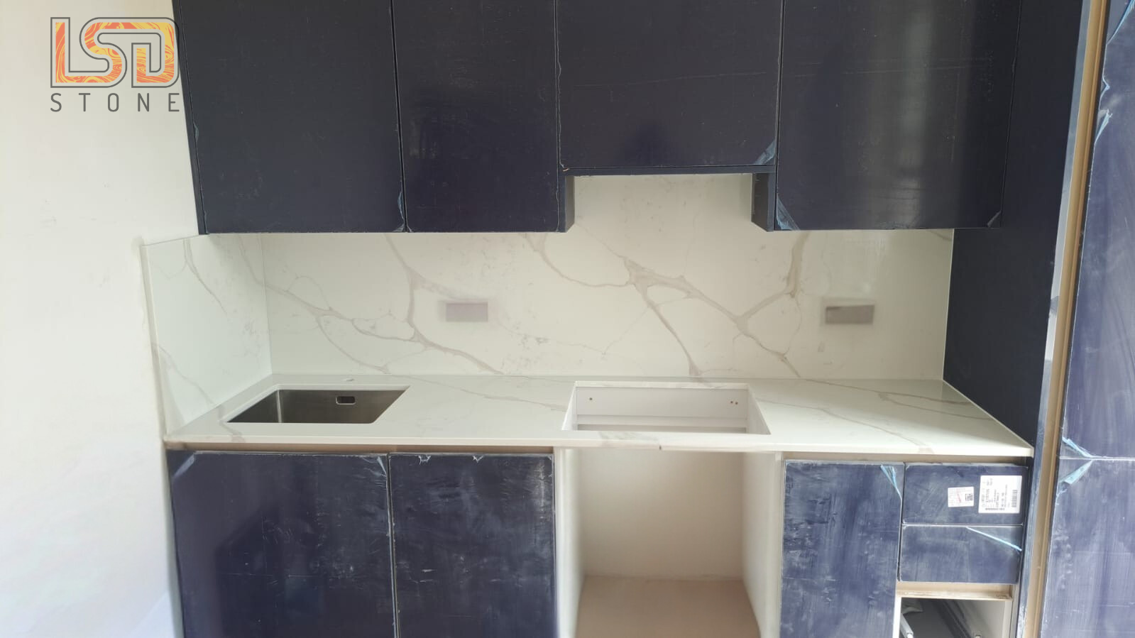 Emerald Gold – Quartz Kitchen Worktop Installation