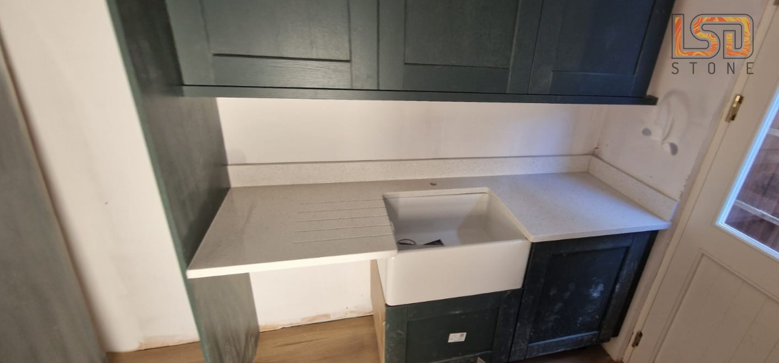 Stellar Branco – Quartz Kitchen Worktop Installation